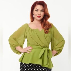 Green sweetheart top